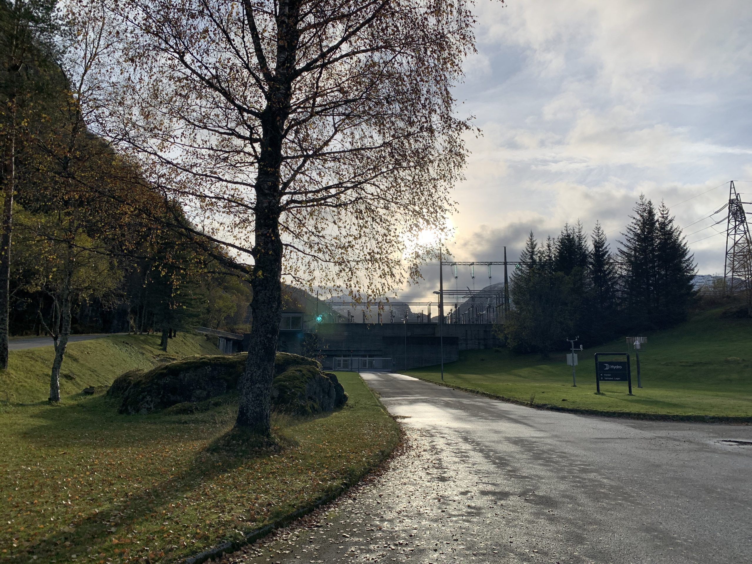 Endring i konsesjonsvilkåra for Røldal-Suldal Kraft – 5.november 1964 (Bilveg i Valdalen, båt og weasel-rute utgår)